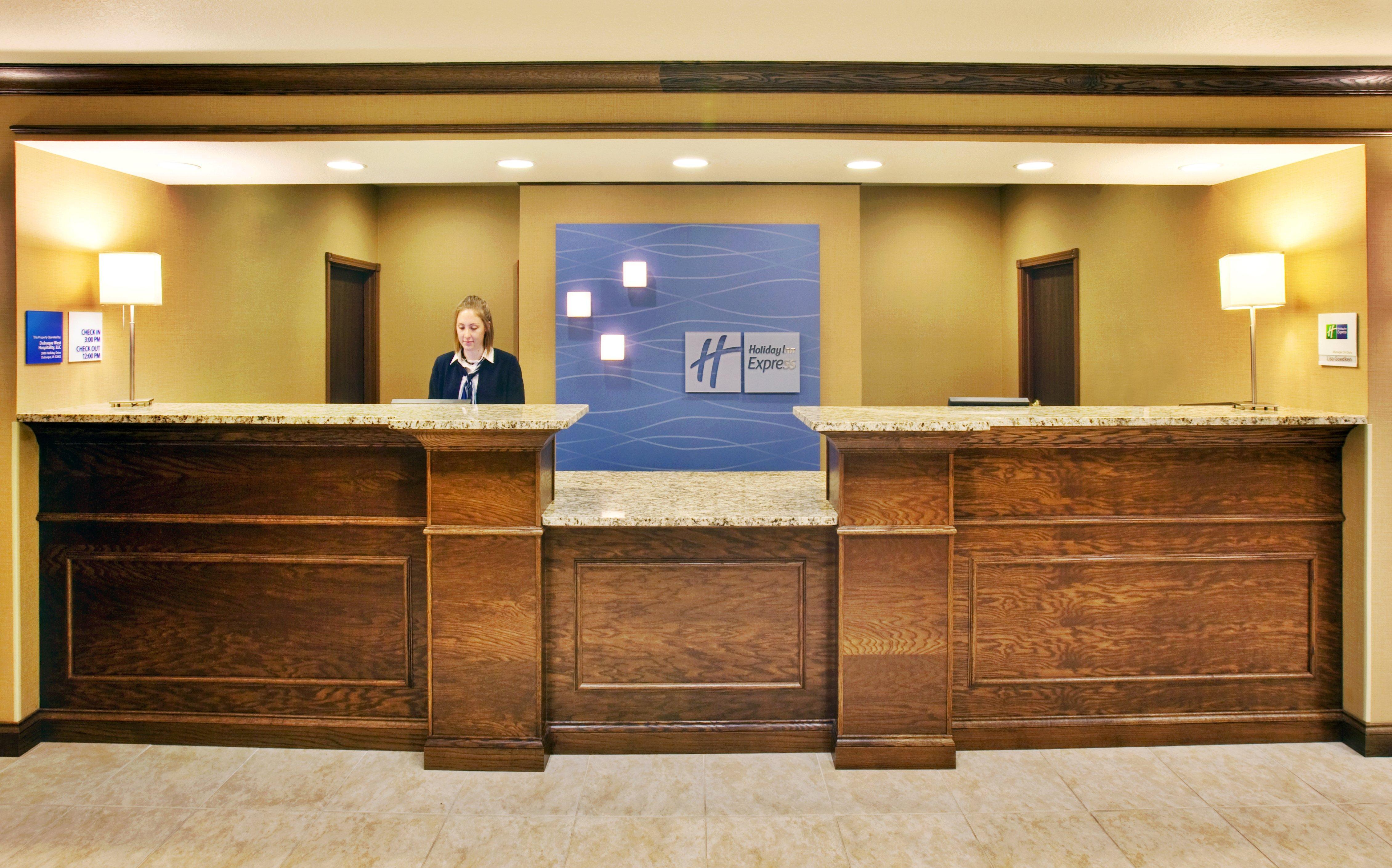Holiday Inn Express Hotel & Suites - Dubuque West By Ihg Eksteriør billede