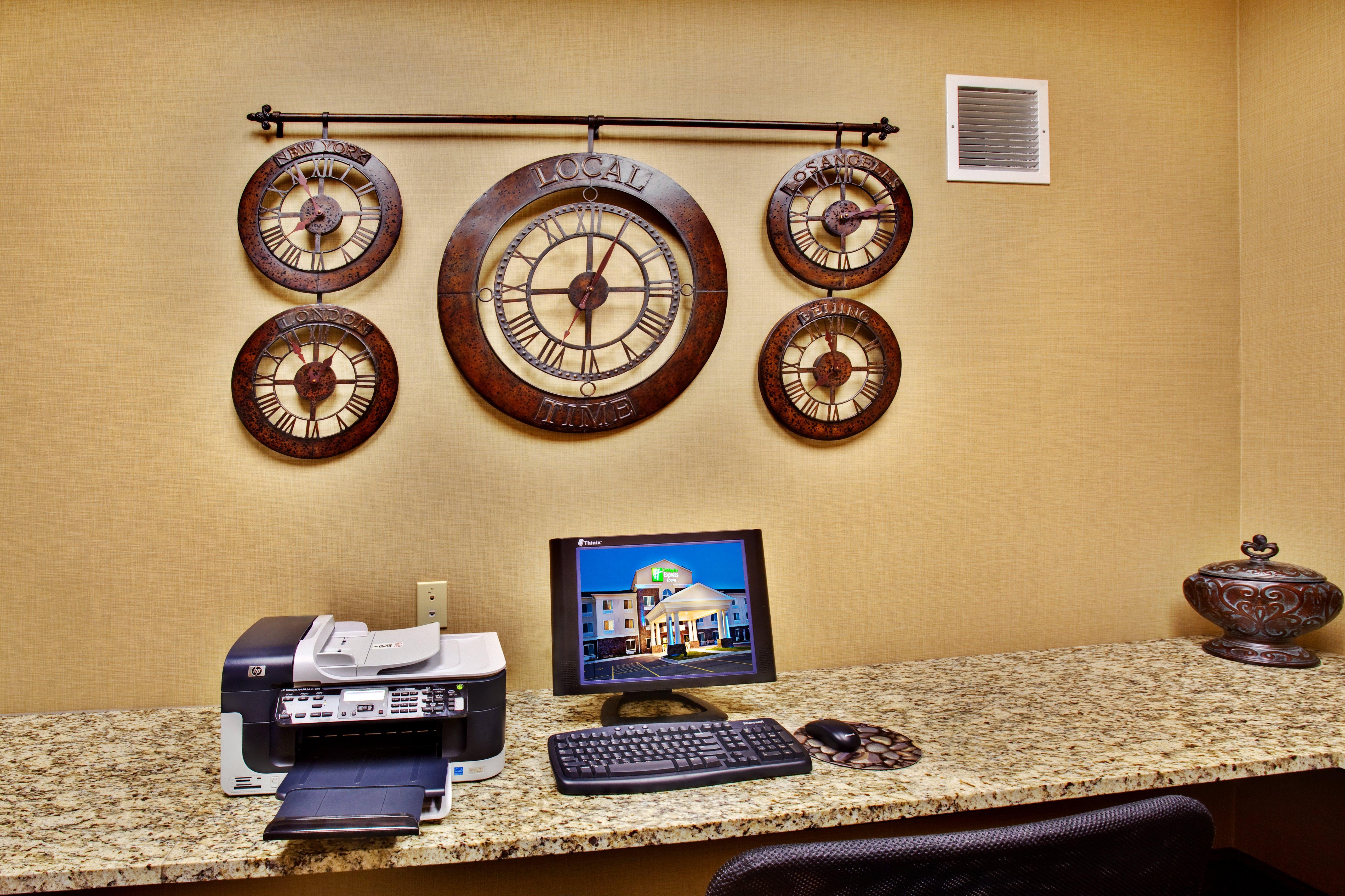 Holiday Inn Express Hotel & Suites - Dubuque West By Ihg Eksteriør billede