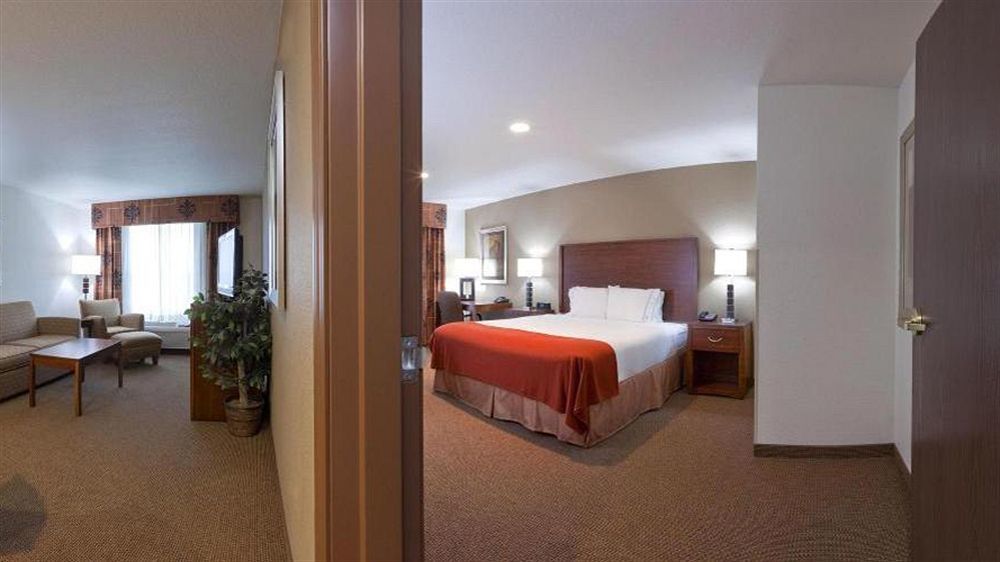 Holiday Inn Express Hotel & Suites - Dubuque West By Ihg Eksteriør billede
